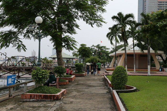 27 Stories Of Future Spouses Who Were Left Or Practically Left At The Altar, As Told By Folks In This Online Community