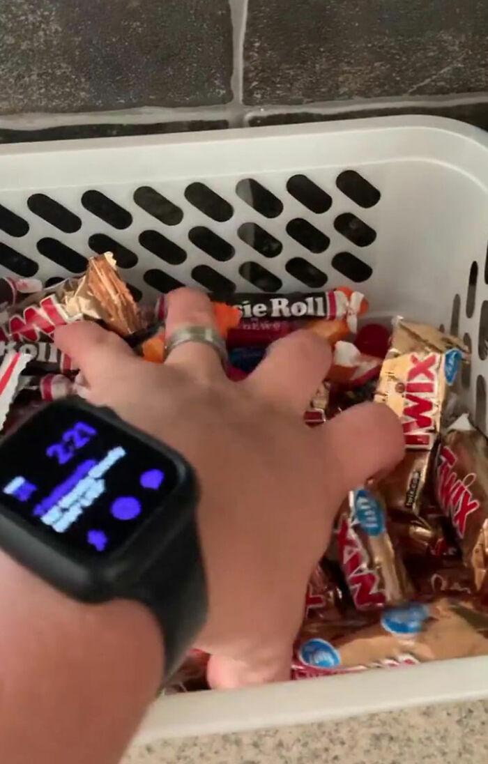 Mom Of 3 Combats Her Children’s Fixation On Candy By Exposing Them To “All Foods” Mom Of 3 Combats Her Children’s Fixation On Candy By Exposing Them To “All Foods”