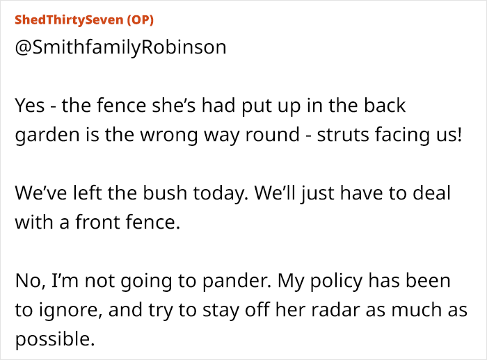 “This Is Likely To Look Ridiculous”: Petty Woman Complains About Neighbor’s Bush, Demands They Rip It Out Or She Will Put A Fence Around Her Front Drive “This Is Likely To Look Ridiculous”: Petty Woman Complains About Neighbor’s Bush, Demands They Rip It Out Or She Will Put A Fence Around Her Front Drive