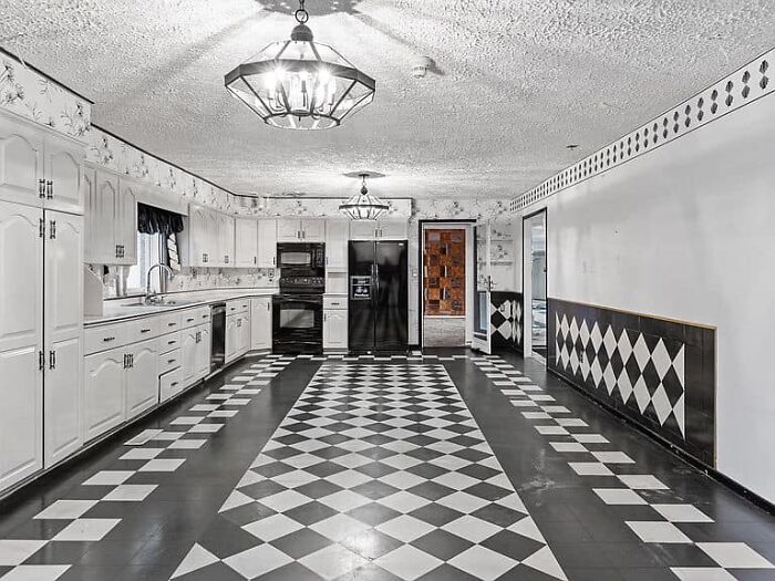 35 Of The Most Awful Homes Shared On The ‘That’s It, I’m Home Shaming’ Facebook Group (New Pics) 35 Of The Most Awful Homes Shared On The ‘That’s It, I’m Home Shaming’ Facebook Group (New Pics)