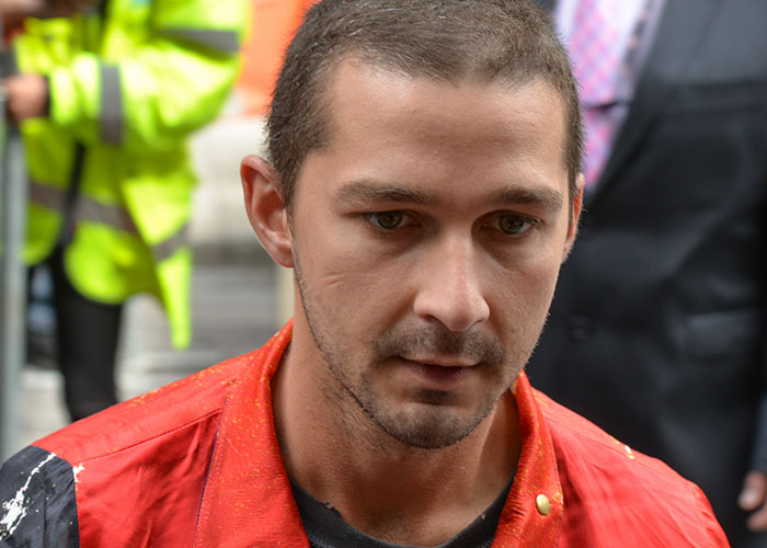 40 Times People Regretted Meeting Celebrities In Real Life Due To It Getting Awkward 40 Times People Regretted Meeting Celebrities In Real Life Due To It Getting Awkward