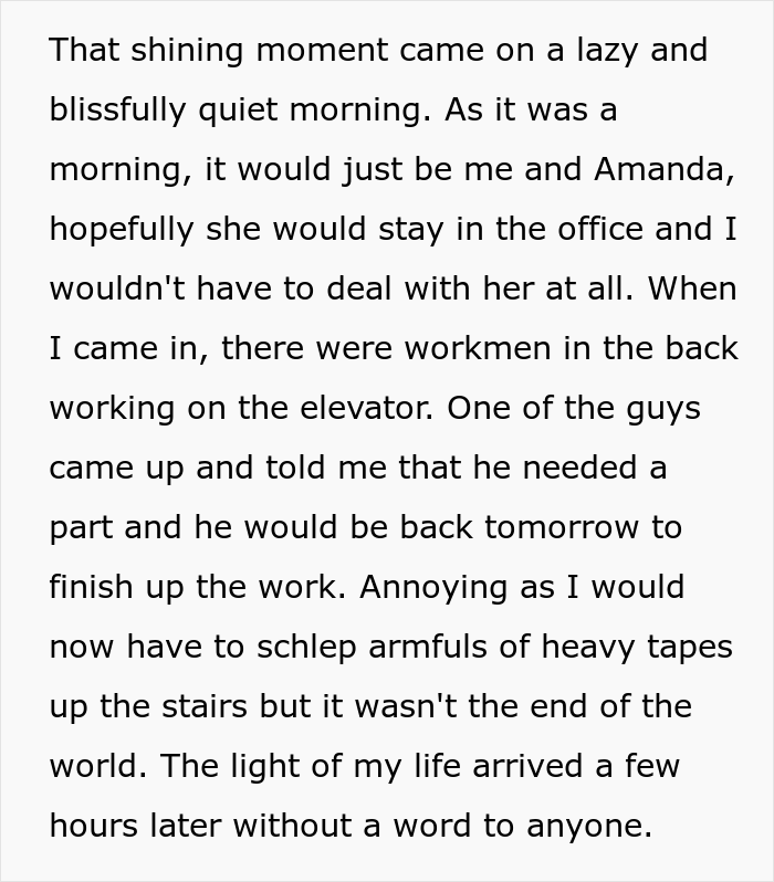 Manager “Left Hanging” In Elevator For 5 Hours With A Full Bladder After Her Employee Couldn’t Help Her Because Of Her Own Absurd Rules Manager “Left Hanging” In Elevator For 5 Hours With A Full Bladder After Her Employee Couldn’t Help Her Because Of Her Own Absurd Rules