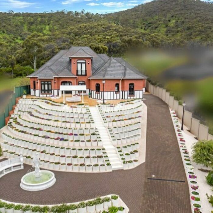 Someone Is Documenting Ugly Houses They See Around Adelaide, And These 35 Do Not Disappoint Someone Is Documenting Ugly Houses They See Around Adelaide, And These 35 Do Not Disappoint
