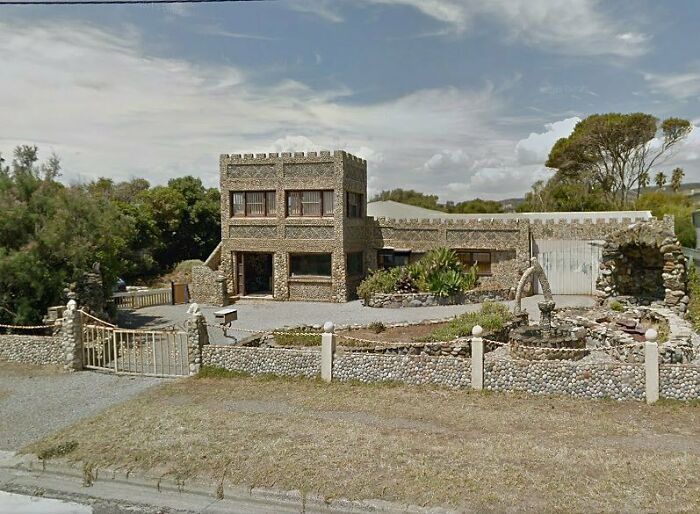 Someone Is Documenting Ugly Houses They See Around Adelaide, And These 35 Do Not Disappoint Someone Is Documenting Ugly Houses They See Around Adelaide, And These 35 Do Not Disappoint