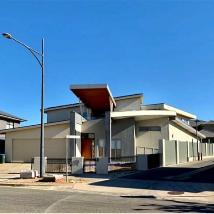 Someone Is Documenting Ugly Houses They See Around Adelaide, And These 35 Do Not Disappoint Someone Is Documenting Ugly Houses They See Around Adelaide, And These 35 Do Not Disappoint