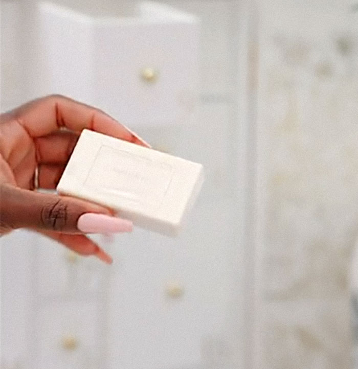 “Day 24 Should Have Been A Full Refund!”: The Internet Slams Dior After Woman Shows What’s Inside Their $3,500 Advent Calendar “Day 24 Should Have Been A Full Refund!”: The Internet Slams Dior After Woman Shows What’s Inside Their $3,500 Advent Calendar