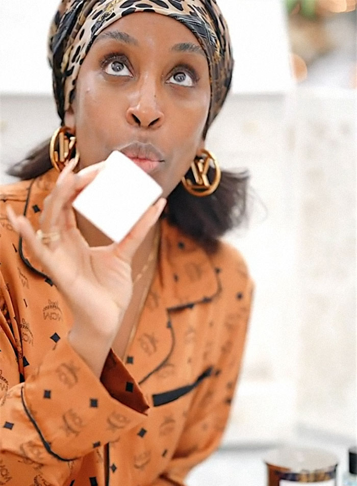 “Day 24 Should Have Been A Full Refund!”: The Internet Slams Dior After Woman Shows What’s Inside Their $3,500 Advent Calendar “Day 24 Should Have Been A Full Refund!”: The Internet Slams Dior After Woman Shows What’s Inside Their $3,500 Advent Calendar