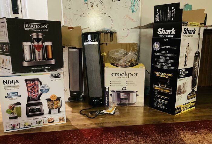 50 Times People Couldn’t Believe Their Luck While Dumpster Diving (New Pics) 50 Times People Couldn’t Believe Their Luck While Dumpster Diving (New Pics)