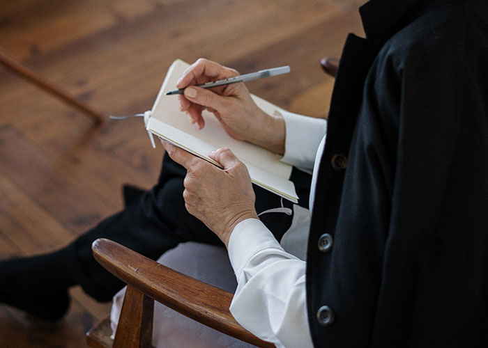 30 People Share Times They Caught Their Partner Cheating And They Gave The Most Ridiculous Excuse 30 People Share Times They Caught Their Partner Cheating And They Gave The Most Ridiculous Excuse