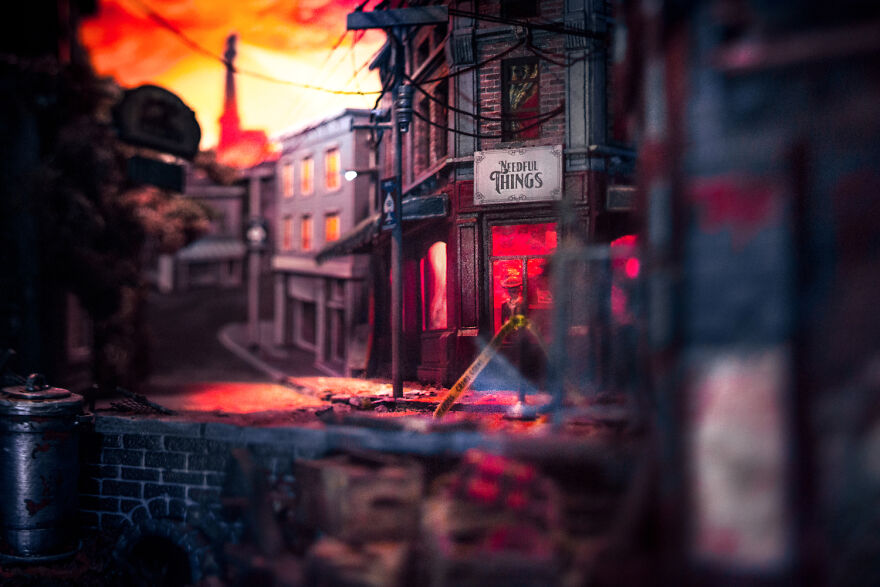 I’ve Created A Miniature Version Of A Town From Stephen King’s Novel I’ve Created A Miniature Version Of A Town From Stephen King’s Novel