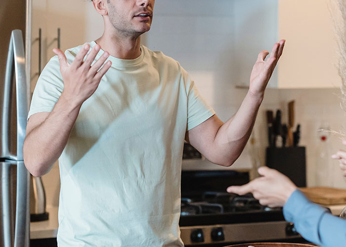 “Am I A Jerk For Telling My Brother Off When He Berated My Daughter For Not Changing Her Cousin’s Diaper?” “Am I A Jerk For Telling My Brother Off When He Berated My Daughter For Not Changing Her Cousin’s Diaper?”