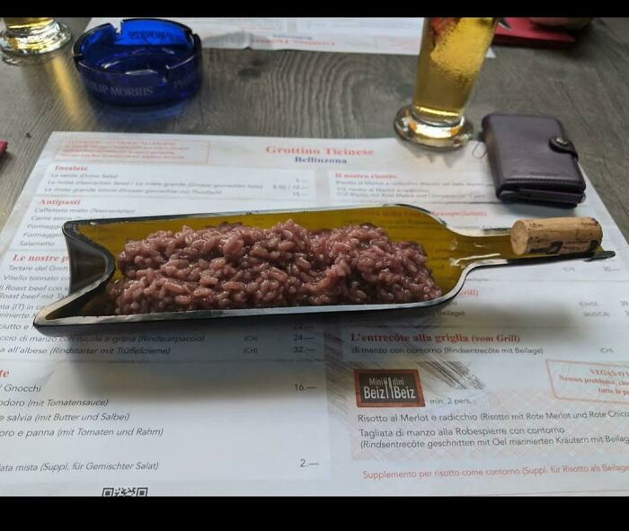 50 Times People Would’ve Rather Got Plates And Glasses Instead Of These Disasters (New Pics) 50 Times People Would’ve Rather Got Plates And Glasses Instead Of These Disasters (New Pics)