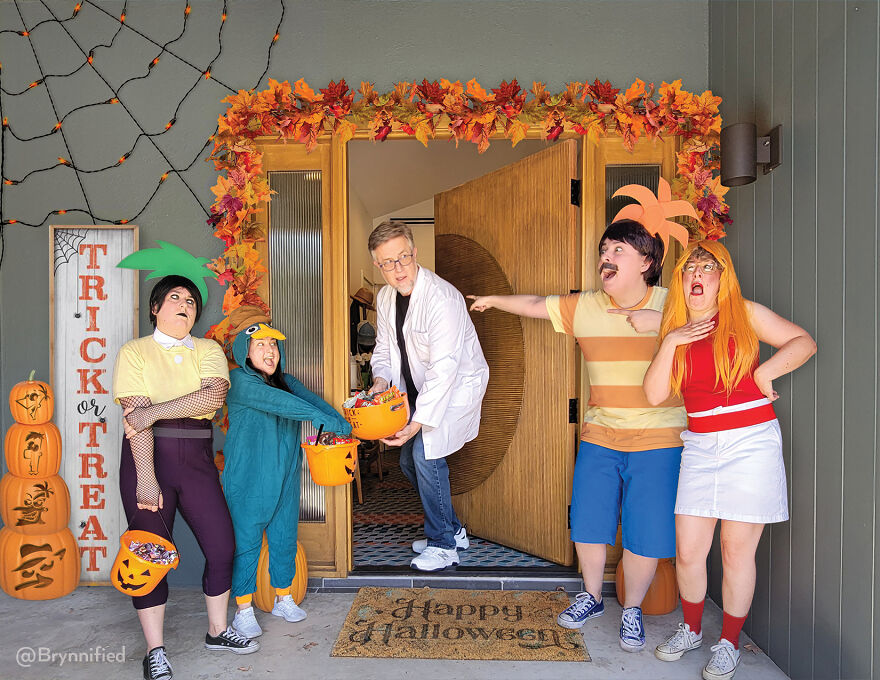 An Awkward Photoshopped Family Calendar For The Year 2023 Of Me, Myself, And I An Awkward Photoshopped Family Calendar For The Year 2023 Of Me, Myself, And I