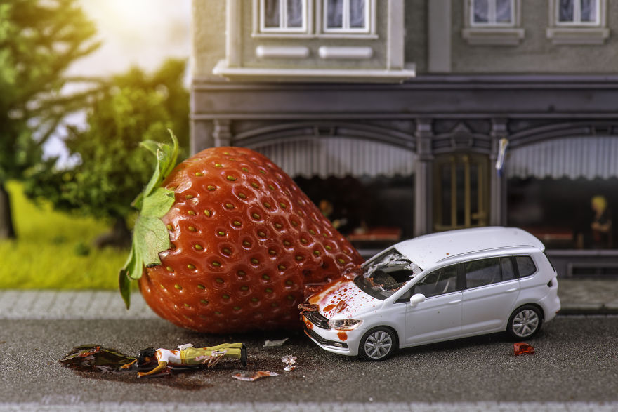 I Turn Everyday Objects Into Surreal Miniature Worlds (34 New Pics)