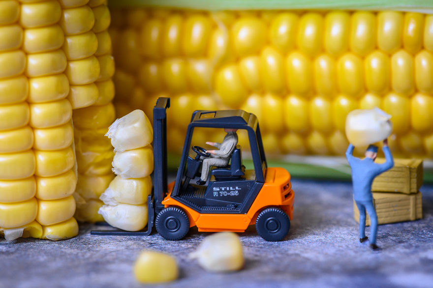 I Turn Everyday Objects Into Surreal Miniature Worlds (34 New Pics) I Turn Everyday Objects Into Surreal Miniature Worlds (34 New Pics)