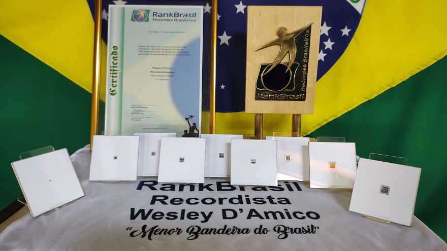 I Create Tiniest Paintings In The World (11 Pics) I Create Tiniest Paintings In The World (11 Pics)