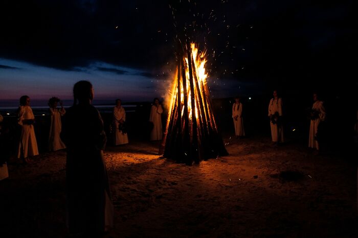 40 Weird Traditions Found Around The World That Might Make You Go “Wait, What?” 40 Weird Traditions Found Around The World That Might Make You Go “Wait, What?”