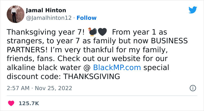 Grandma And &lsquo;Stranger&rsquo; Shared 7th Thanksgiving Together After She Accidentally Sent Him An Invitation Years Ago