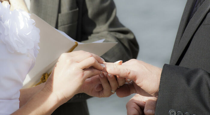 31 Things People Discovered Were Not OK In A Relationship Only After Dating Someone Else