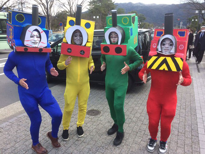 Kyoto University Permits Students To Put On Anything They Want For Graduation, And Here Are 35 Of The Most Brilliant Costume Ideas Kyoto University Permits Students To Put On Anything They Want For Graduation, And Here Are 35 Of The Most Brilliant Costume Ideas