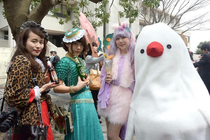 Kyoto University Permits Students To Put On Anything They Want For Graduation, And Here Are 35 Of The Most Brilliant Costume Ideas Kyoto University Permits Students To Put On Anything They Want For Graduation, And Here Are 35 Of The Most Brilliant Costume Ideas