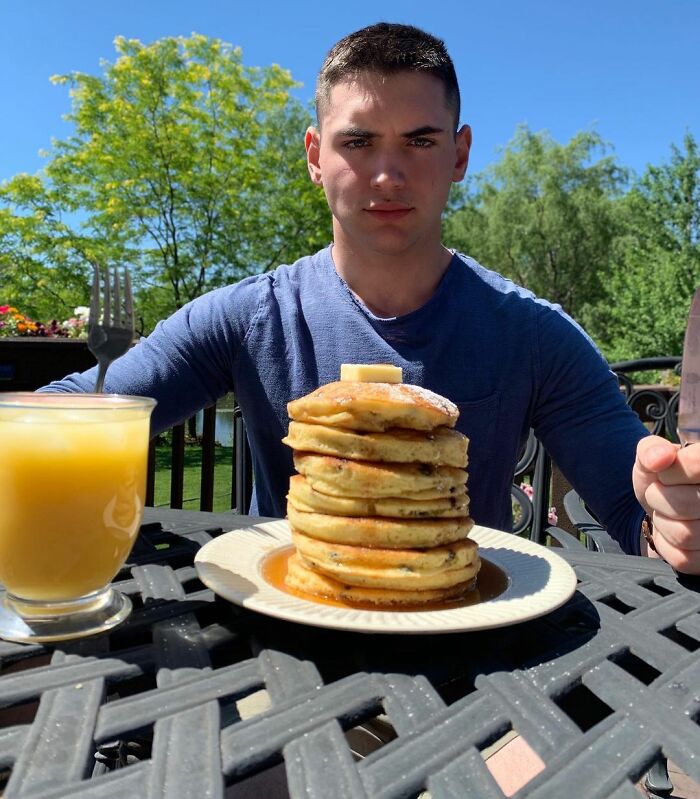 21 Y.O. Guy Went To A Michelin Star Restaurant And Pretended To Be A Food Critic, Goes Viral Online 21 Y.O. Guy Went To A Michelin Star Restaurant And Pretended To Be A Food Critic, Goes Viral Online