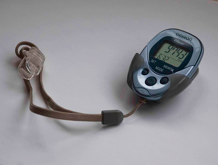 Controlling Wife Insists Her Husband Walks 10,000 Steps A Day Despite Doctor’s Advice, Colleagues Step In To Trick Her Controlling Wife Insists Her Husband Walks 10,000 Steps A Day Despite Doctor’s Advice, Colleagues Step In To Trick Her