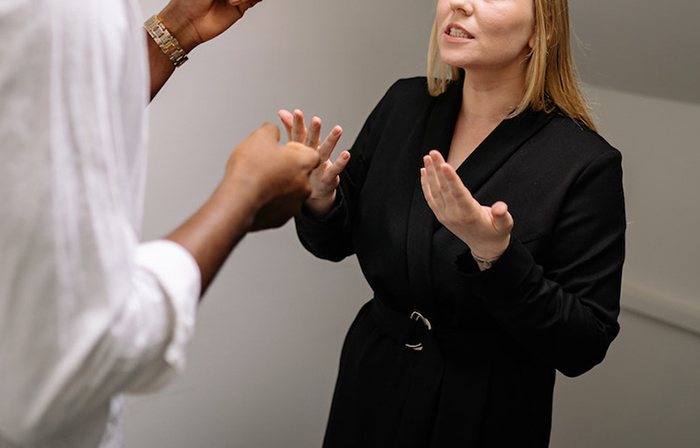 Controlling Wife Insists Her Husband Walks 10,000 Steps A Day Despite Doctor’s Advice, Colleagues Step In To Trick Her Controlling Wife Insists Her Husband Walks 10,000 Steps A Day Despite Doctor’s Advice, Colleagues Step In To Trick Her