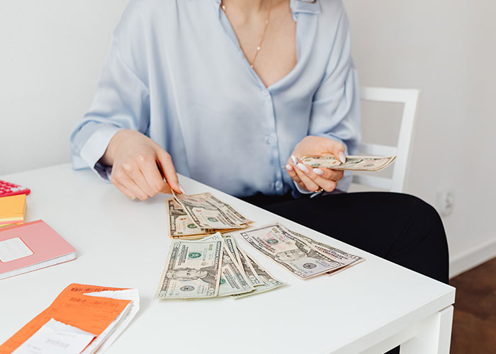 “The 72-Hour Rule”: 40 Surprising Life Hacks To Save Money That People Swear By “The 72-Hour Rule”: 40 Surprising Life Hacks To Save Money That People Swear By