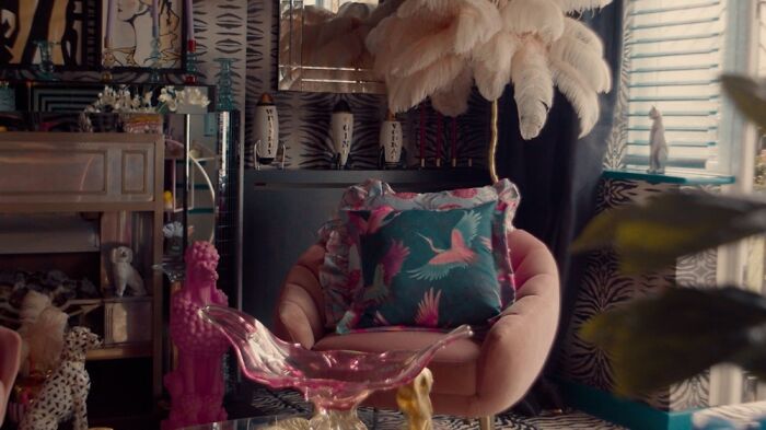 Maximalist Interior Designer Shows Around Her 1930s Art Deco House (20 Pics) Maximalist Interior Designer Shows Around Her 1930s Art Deco House (20 Pics)