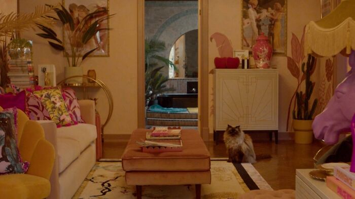 Maximalist Interior Designer Shows Around Her 1930s Art Deco House (20 Pics) Maximalist Interior Designer Shows Around Her 1930s Art Deco House (20 Pics)