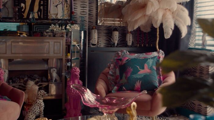 Maximalist Interior Designer Shows Around Her 1930s Art Deco House (20 Pics) Maximalist Interior Designer Shows Around Her 1930s Art Deco House (20 Pics)