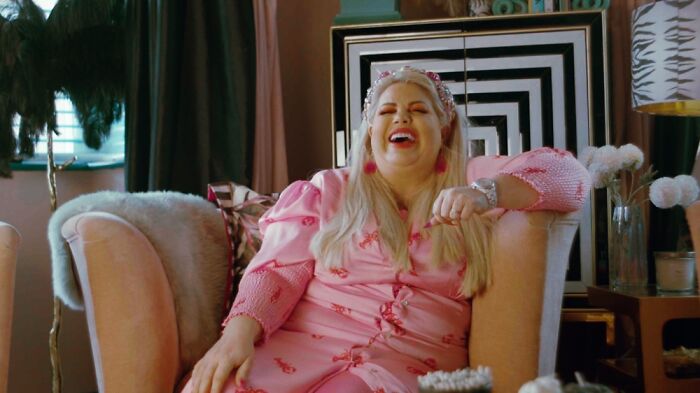 Maximalist Interior Designer Shows Around Her 1930s Art Deco House (20 Pics) Maximalist Interior Designer Shows Around Her 1930s Art Deco House (20 Pics)