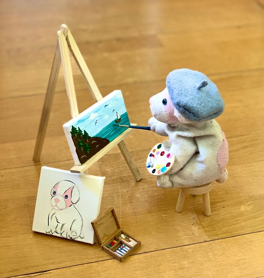 My Daughter Went To College And Left Her Childhood Toy At Home, So I Took These 40 Photos To Cheer Up And Fight The ‘Empty Nest Syndrome’ My Daughter Went To College And Left Her Childhood Toy At Home, So I Took These 40 Photos To Cheer Up And Fight The ‘Empty Nest Syndrome’