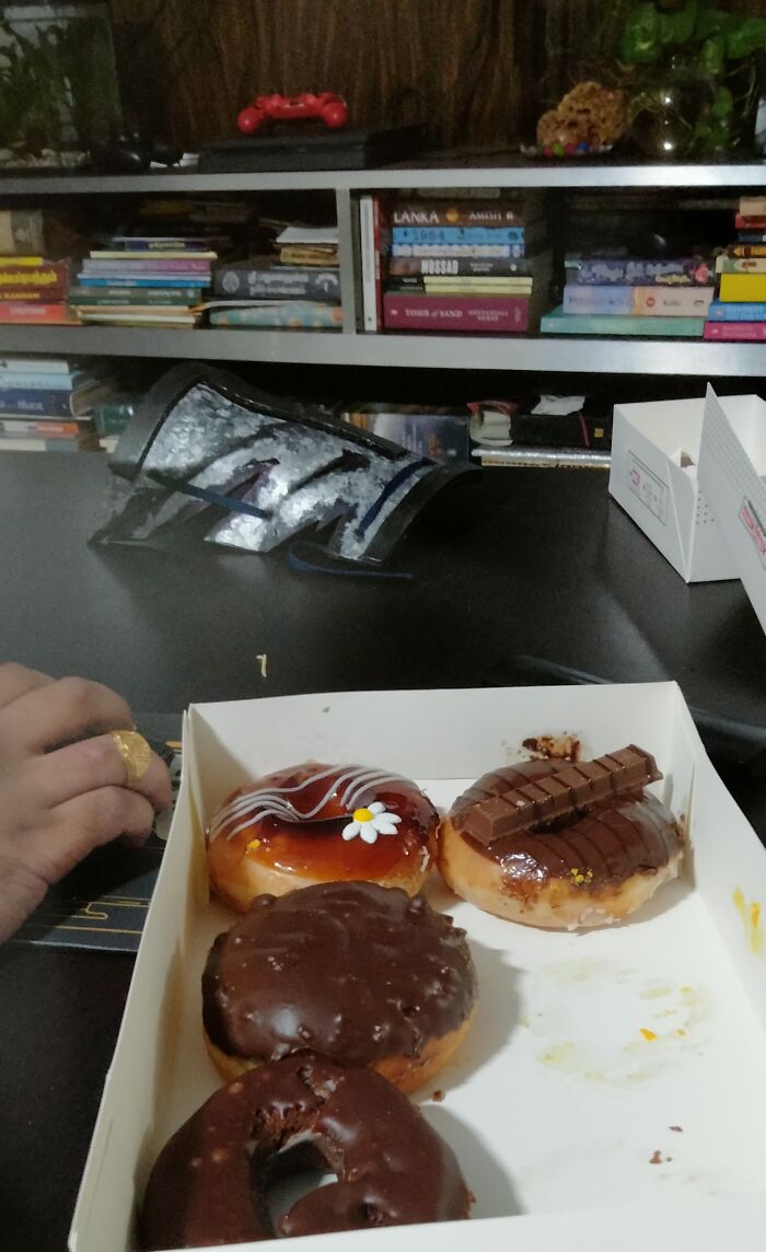 Hey Pandas, Show Us Where You Are While Scrolling Through Bored Panda (Closed)