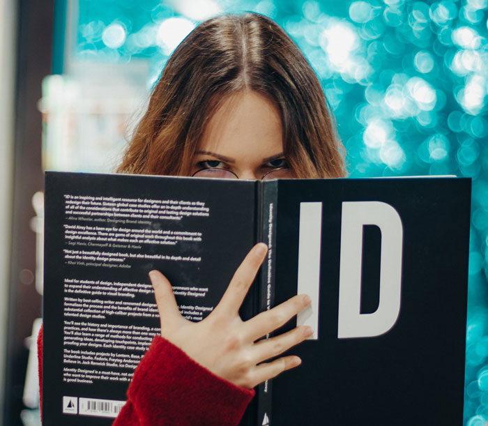 The Internet Applauds This Woman For Exposing Entitled Colleague Who’d Been Faking A “Sprained Ankle” For 2½ Weeks The Internet Applauds This Woman For Exposing Entitled Colleague Who’d Been Faking A “Sprained Ankle” For 2½ Weeks