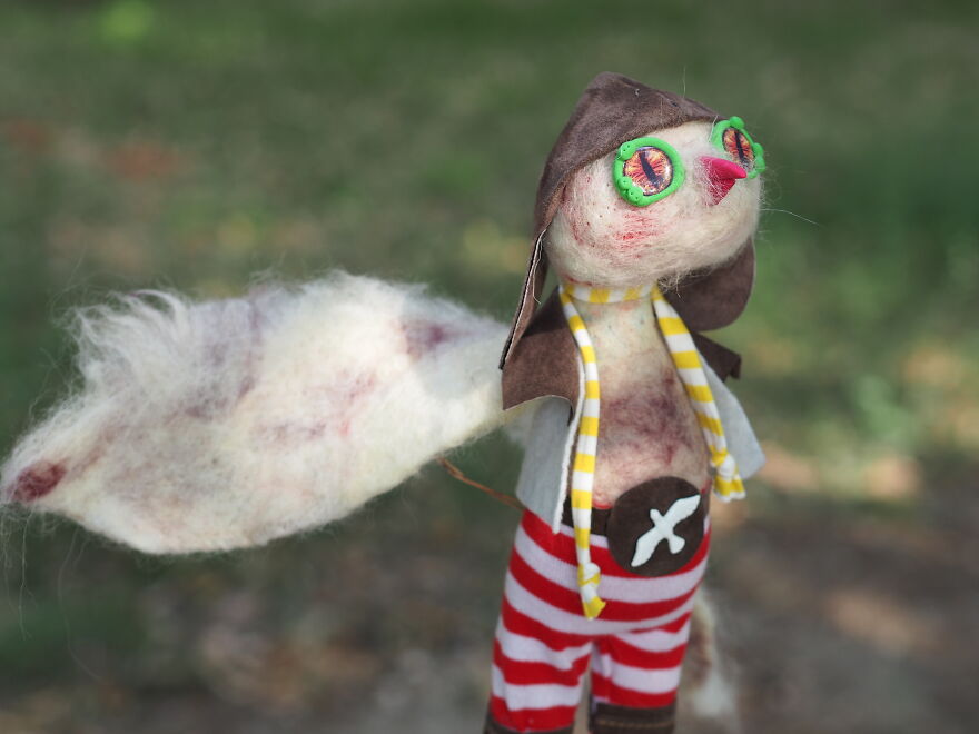 Mice, A Cat, A Pigeon And A Wool Ant Come To Life On Stage (13 Pics) Mice, A Cat, A Pigeon And A Wool Ant Come To Life On Stage (13 Pics)