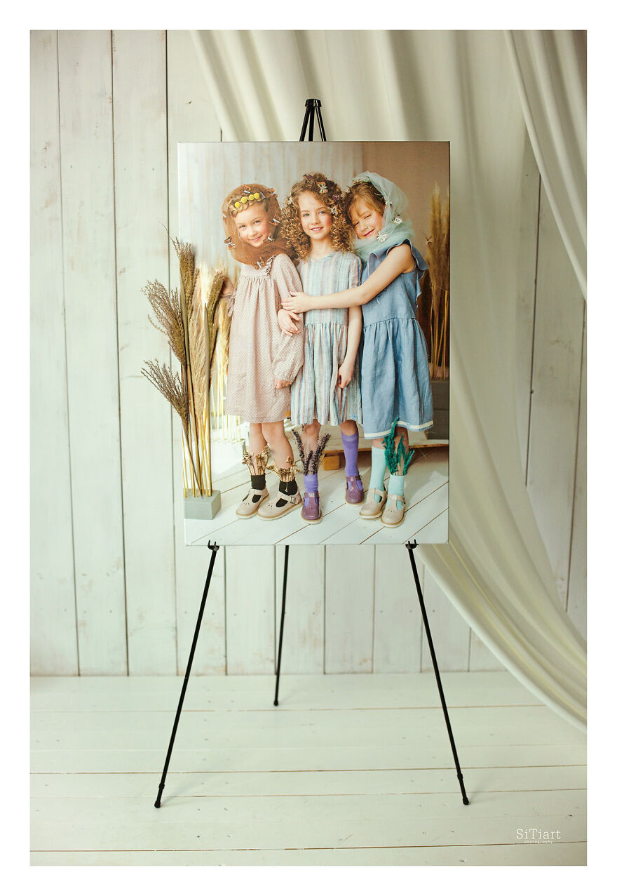 A Fellow Florist And I, The Photographer, Made 11 Portraits Of Months Using Live Flowers To Highlight The Genuineness Of Each Season A Fellow Florist And I, The Photographer, Made 11 Portraits Of Months Using Live Flowers To Highlight The Genuineness Of Each Season