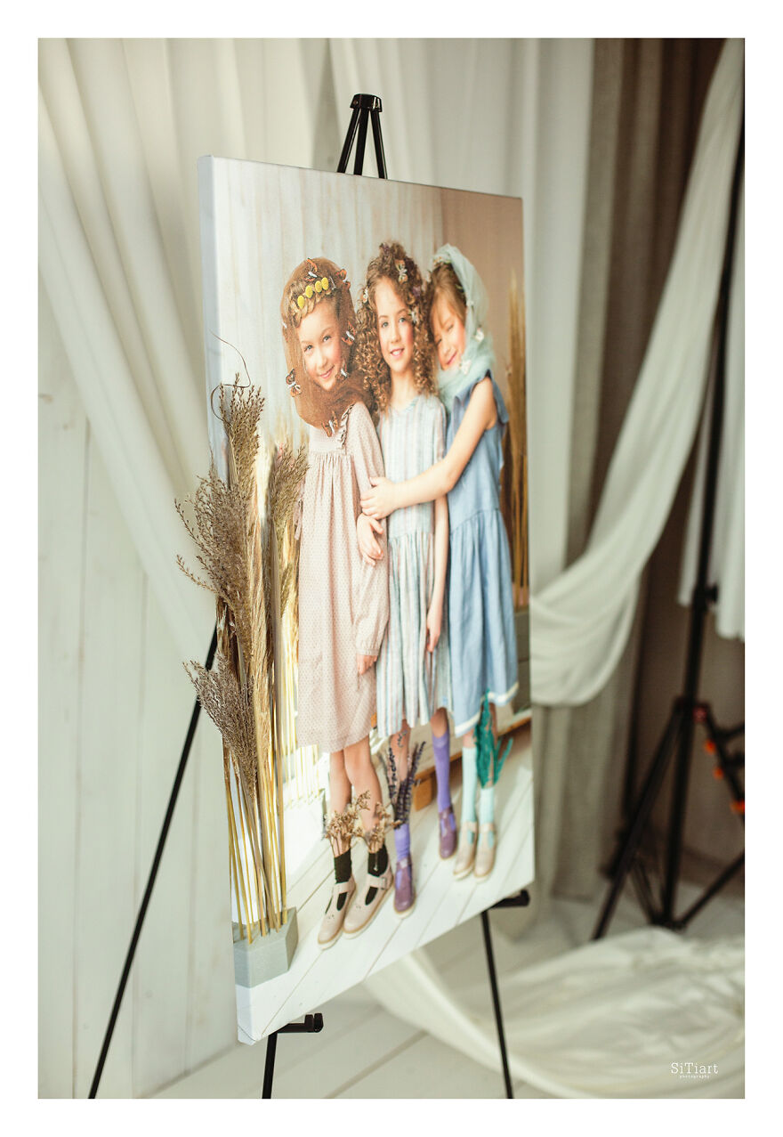 A Fellow Florist And I, The Photographer, Made 11 Portraits Of Months Using Live Flowers To Highlight The Genuineness Of Each Season A Fellow Florist And I, The Photographer, Made 11 Portraits Of Months Using Live Flowers To Highlight The Genuineness Of Each Season