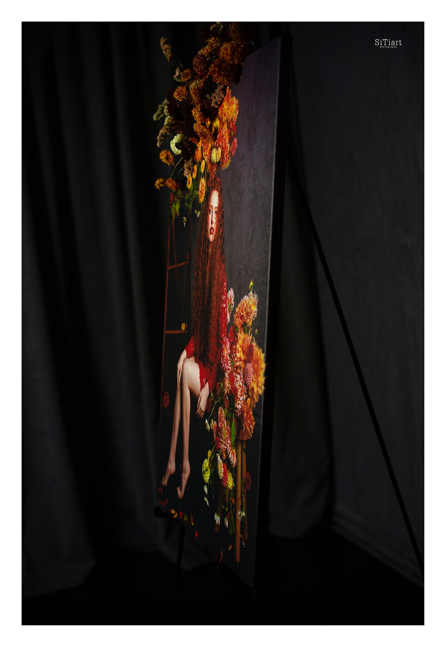 A Fellow Florist And I, The Photographer, Made 11 Portraits Of Months Using Live Flowers To Highlight The Genuineness Of Each Season A Fellow Florist And I, The Photographer, Made 11 Portraits Of Months Using Live Flowers To Highlight The Genuineness Of Each Season