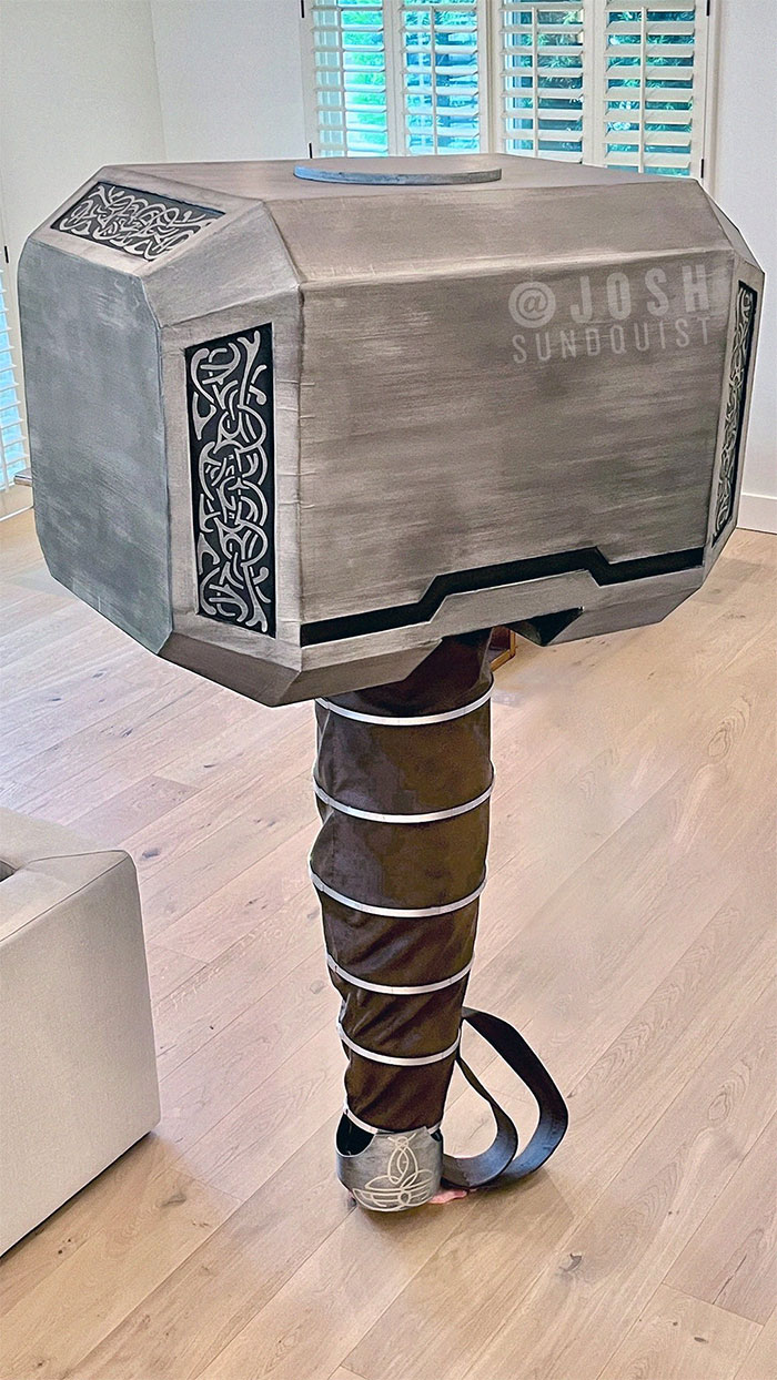 One-Legged Man Dresses Up In An Epic Halloween Costume Every Year, And Here’s His Grand Reveal In 2022 One-Legged Man Dresses Up In An Epic Halloween Costume Every Year, And Here’s His Grand Reveal In 2022