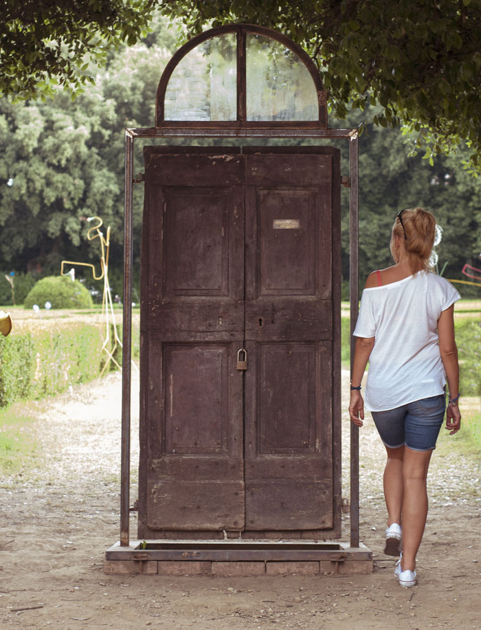 Man Gives His Mom The Keys To His House When Wife Asked Not To, So She Changes The Locks, Making The Family Furious Man Gives His Mom The Keys To His House When Wife Asked Not To, So She Changes The Locks, Making The Family Furious