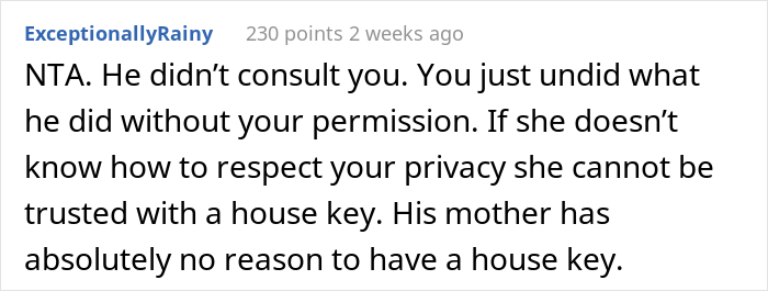 Man Gives His Mom The Keys To His House When Wife Asked Not To, So She Changes The Locks, Making The Family Furious Man Gives His Mom The Keys To His House When Wife Asked Not To, So She Changes The Locks, Making The Family Furious