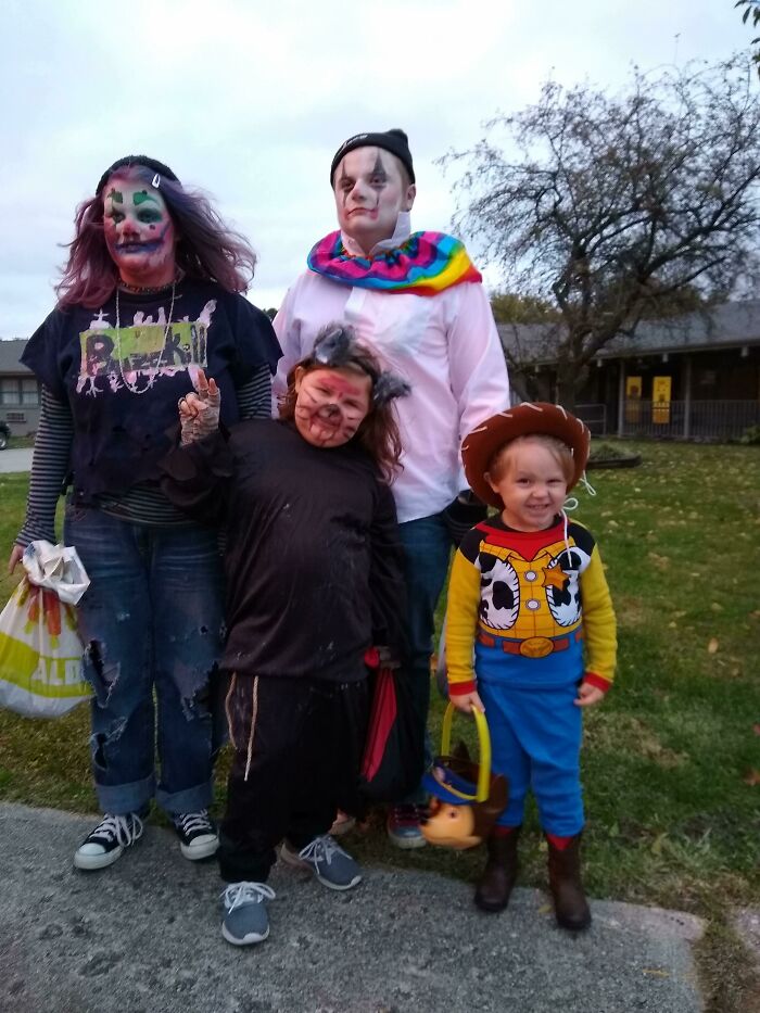 50 Halloween Costumes To Get You Inspired For The Spooky Season, As Shared By Our Community 50 Halloween Costumes To Get You Inspired For The Spooky Season, As Shared By Our Community