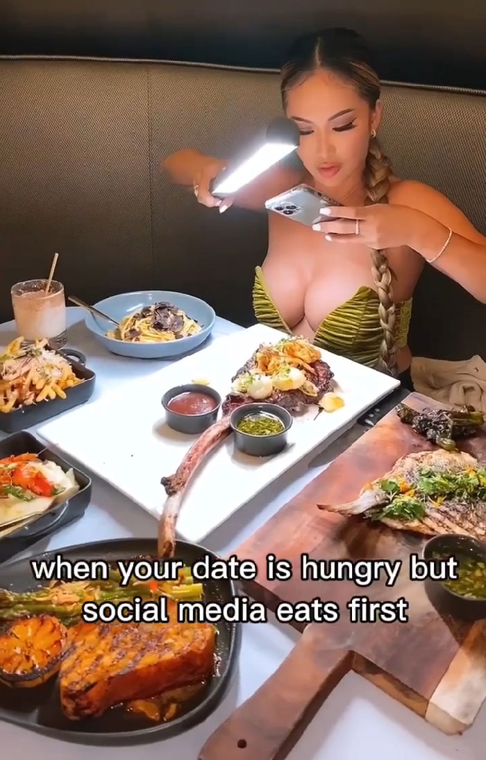 40 Times People Spotted Influencers Doing Questionable Things To Get “The Shot” And Shamed Them On ‘Influencers In The Wild’ (New Pics) 40 Times People Spotted Influencers Doing Questionable Things To Get “The Shot” And Shamed Them On ‘Influencers In The Wild’ (New Pics)