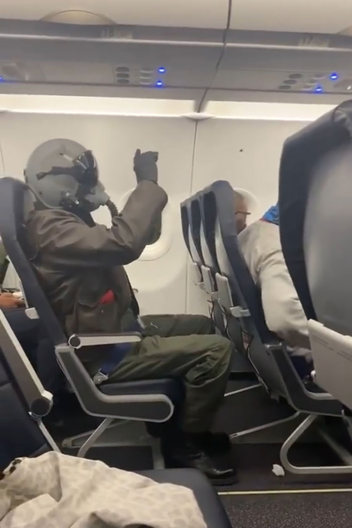 40 Times People Spotted Influencers Doing Questionable Things To Get “The Shot” And Shamed Them On ‘Influencers In The Wild’ (New Pics) 40 Times People Spotted Influencers Doing Questionable Things To Get “The Shot” And Shamed Them On ‘Influencers In The Wild’ (New Pics)