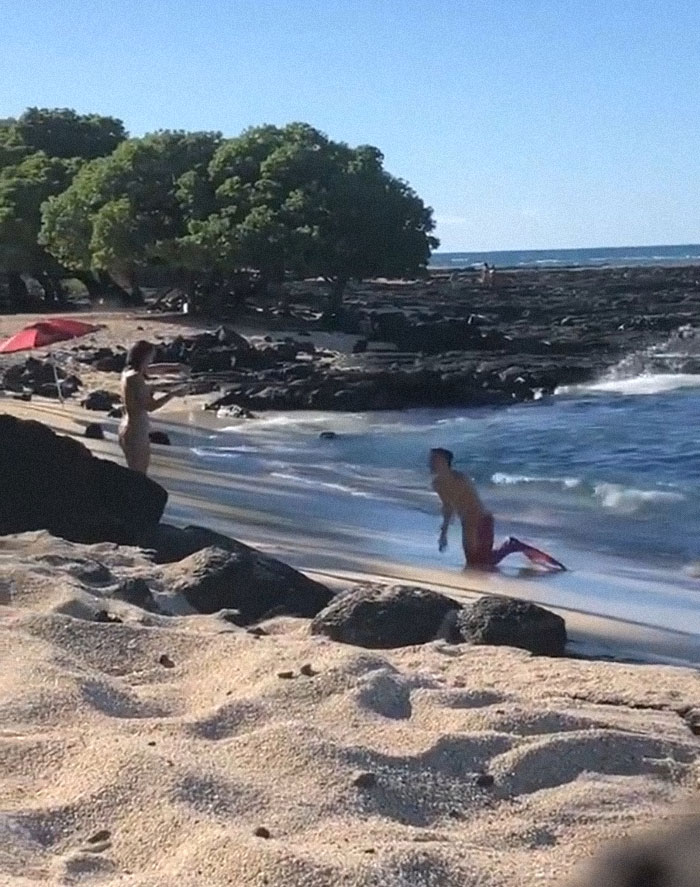 40 Times People Spotted Influencers Doing Questionable Things To Get “The Shot” And Shamed Them On ‘Influencers In The Wild’ (New Pics) 40 Times People Spotted Influencers Doing Questionable Things To Get “The Shot” And Shamed Them On ‘Influencers In The Wild’ (New Pics)