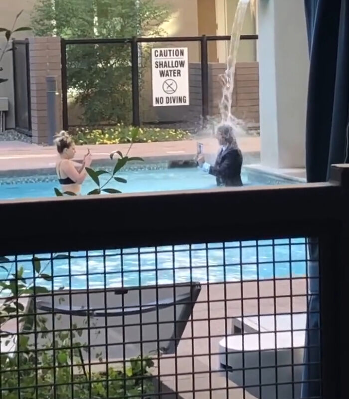 40 Times People Spotted Influencers Doing Questionable Things To Get “The Shot” And Shamed Them On ‘Influencers In The Wild’ (New Pics) 40 Times People Spotted Influencers Doing Questionable Things To Get “The Shot” And Shamed Them On ‘Influencers In The Wild’ (New Pics)