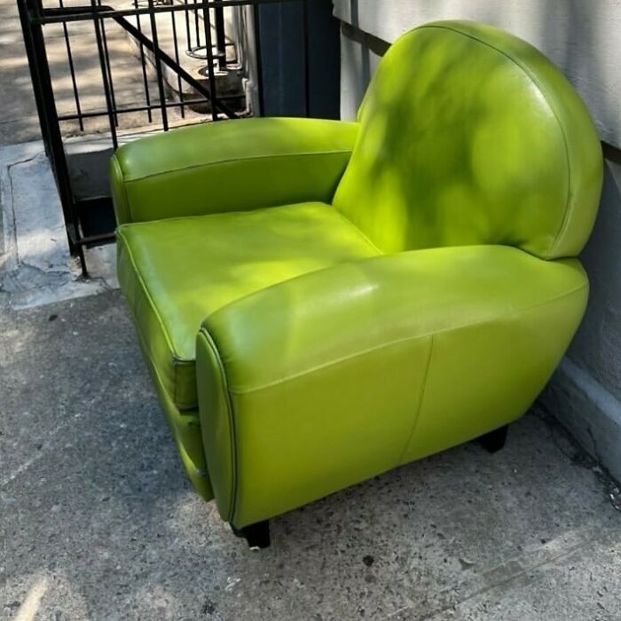 People Share What They Found Thrown Away, And The Phrase ‘One Man’s Trash Is Another Man’s Treasure’ Has Never Been So Real (40 New Pics) People Share What They Found Thrown Away, And The Phrase ‘One Man’s Trash Is Another Man’s Treasure’ Has Never Been So Real (40 New Pics)