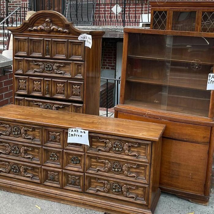 People Share What They Found Thrown Away, And The Phrase ‘One Man’s Trash Is Another Man’s Treasure’ Has Never Been So Real (40 New Pics) People Share What They Found Thrown Away, And The Phrase ‘One Man’s Trash Is Another Man’s Treasure’ Has Never Been So Real (40 New Pics)